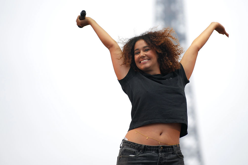 Léna Situations : de l’intimité des vlogs à la scène de Bercy