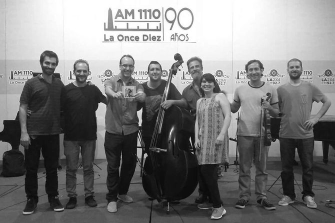 En la Fm 2x4 Ayer, hoy era mañana, de Ignacio Varchausky.