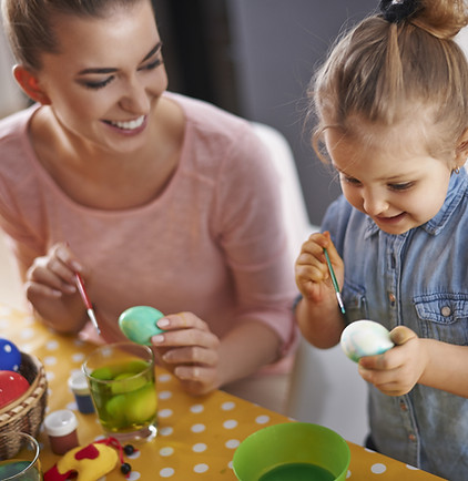 Decorating easter Eggs
