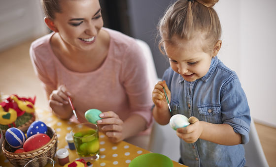 Decorating easter Eggs
