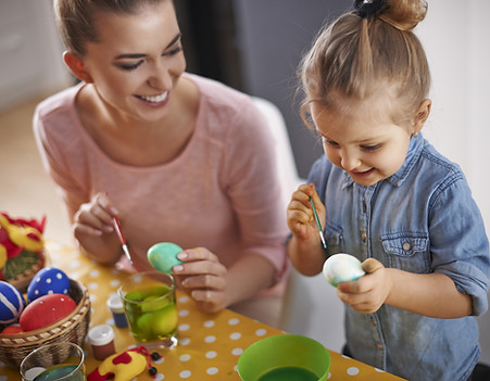 Decorating easter Eggs