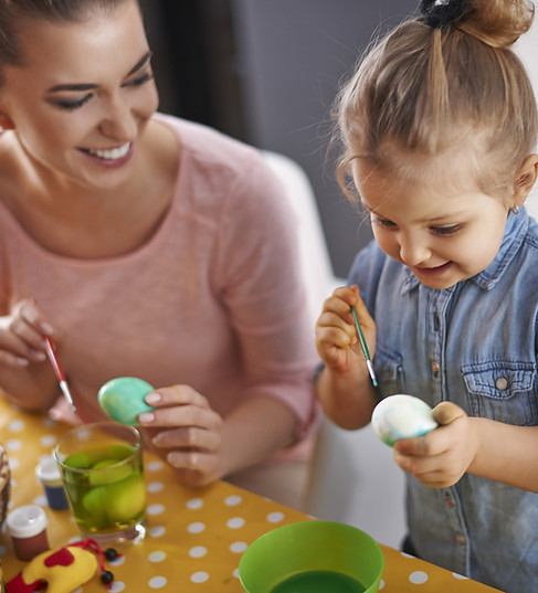 Decorating easter Eggs