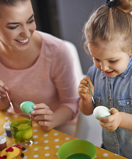 Decorating easter Eggs