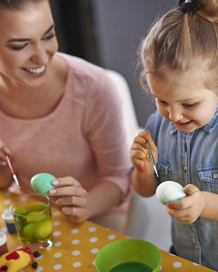 Decorating easter Eggs