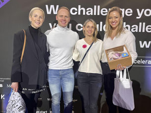 Alumni at Christmas eXpo of young entrepreneurs