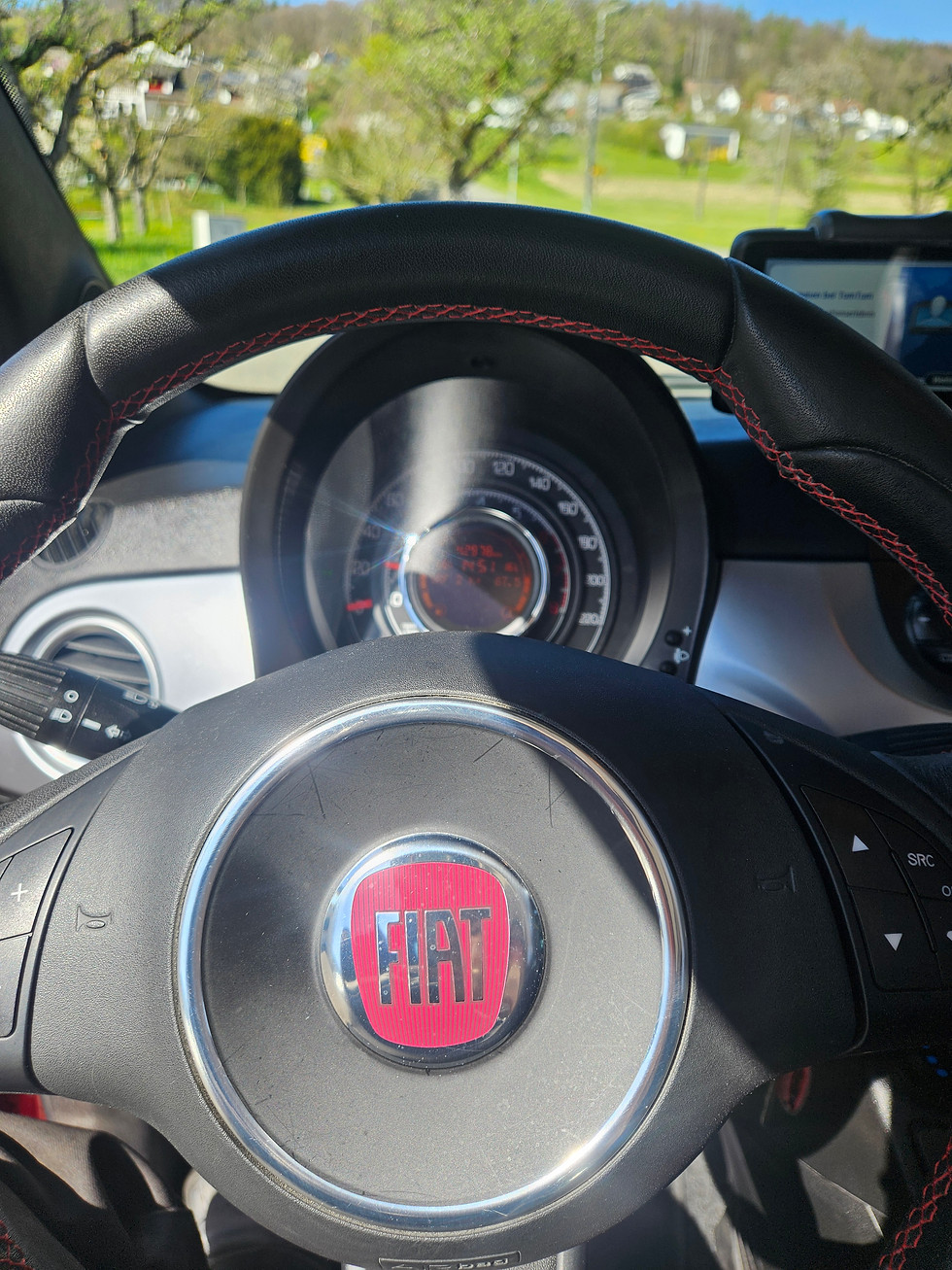 Miniaturbild: FIAT 500C 1,2 8v *Lounge*