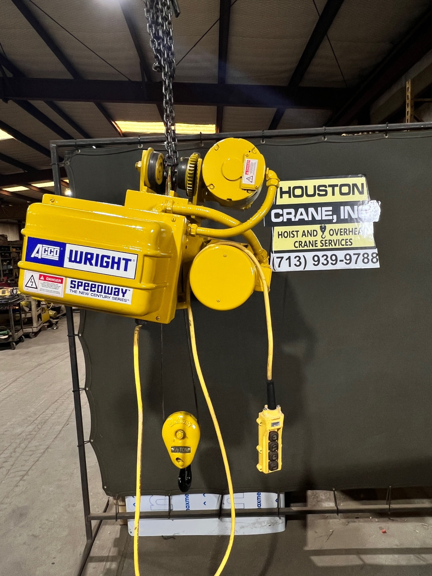 Acco-Wright 1/2 Ton Wire Rope w/ Motorized Trolley, 26 Ft Lift, 460-3-60V