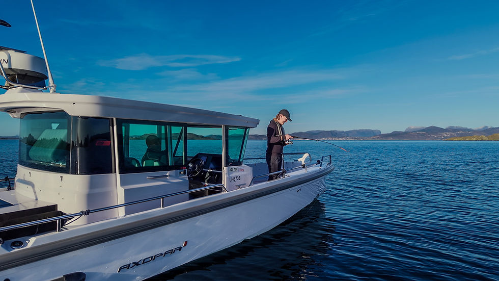 Private fjord fishing Stavanger Norway – guide and guest fishing from boat in calm waters