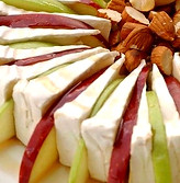 brie z owocami
