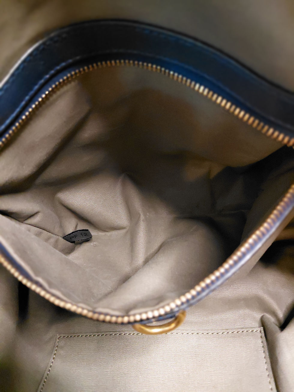 Thumbnail: Interior zip pocket and lining of Marc Jacobs Karlie shoulder bag
