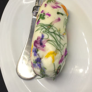 DEL BURRO FIORITO ...
E DEI BISCOTTINI PETALOSI