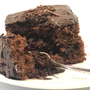 TORTA CIOCCOLATOSA SEMPLICE E VELOCE