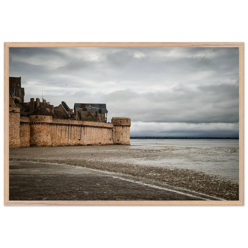 Miniaturbild: Zwischen Gestern und Morgen - Festung Normandie | Premium Holzrahmen Poster