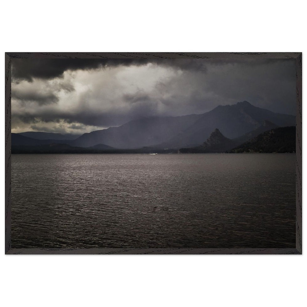 The Silent Lake - Premium Holzrahmen Poster