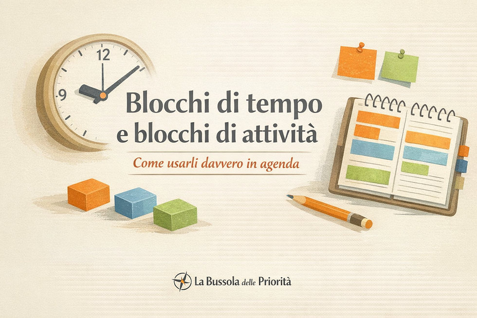 Illustrazione minimal con planner, blocchi colorati, orologio e matita che rappresentano la suddivisione del tempo e delle attività nel lavoro autonomo quotidiano. Il titolo è " blocchi di tempo e blocchi di attività come usarli davvero in agenda"