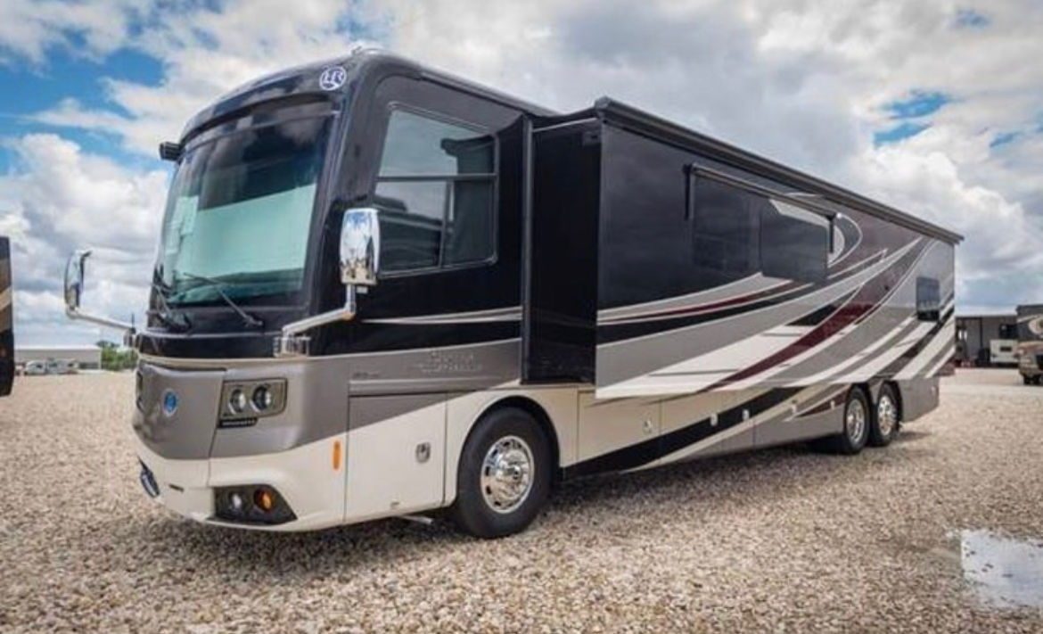 2017 Holiday Rambler Specter 43S