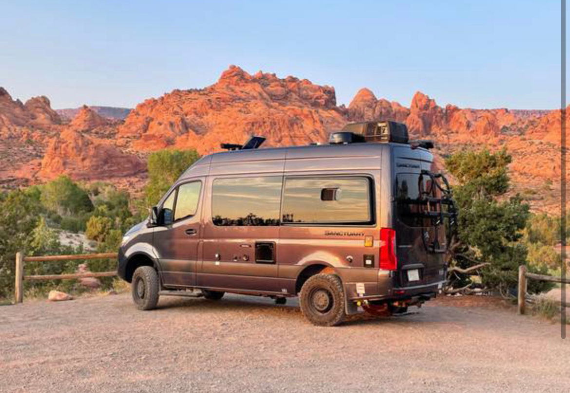 2022 Thor Sanctuary Mercedes 2500 4x4 Diesel