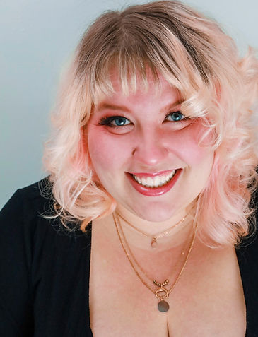 MollyDonahue headshot.jpeg