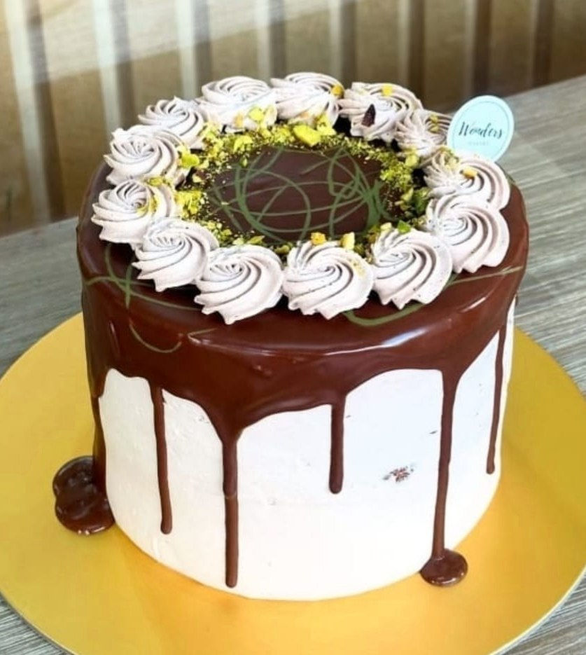Nutella Pistachio Kunafa Cake