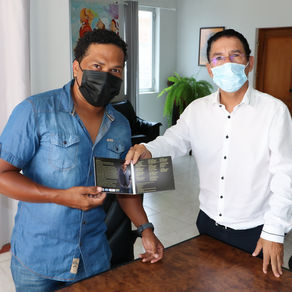 Offer of the most recent record work by Cape Verdean singer and composer Zé Delgado.93