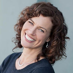 Christina Headshot2 (1)_edited.jpg