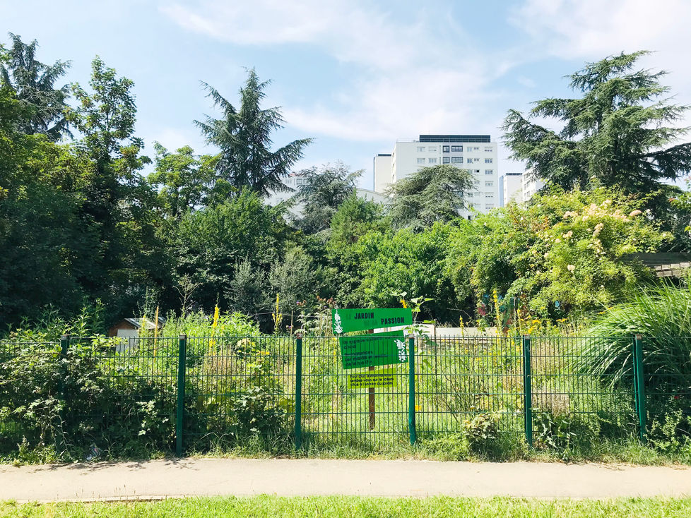 Collectif Pourquoi Pas signalétique Jardin de la Passion Vénissieux