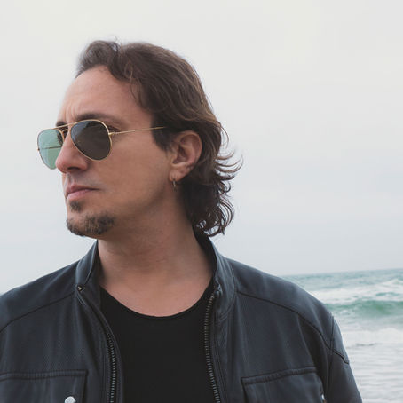Okay Aybey: Hamburg Doğumlu Müzisyen, Vokalist ve Müzik Öğretmeni