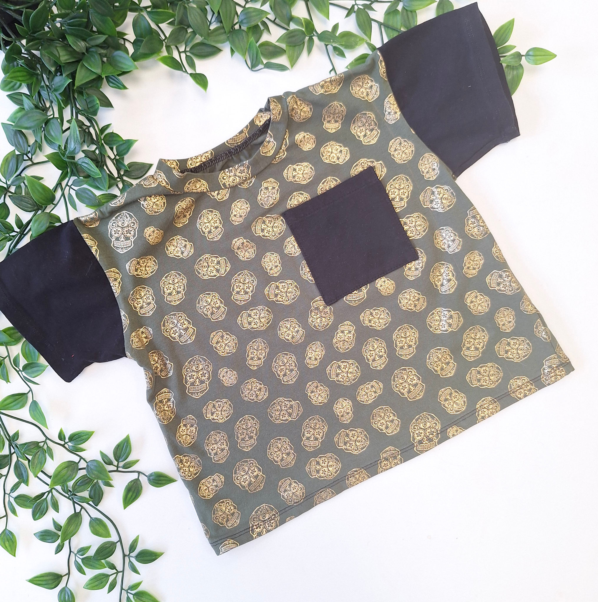 3-4y Foil skulls T-shirt