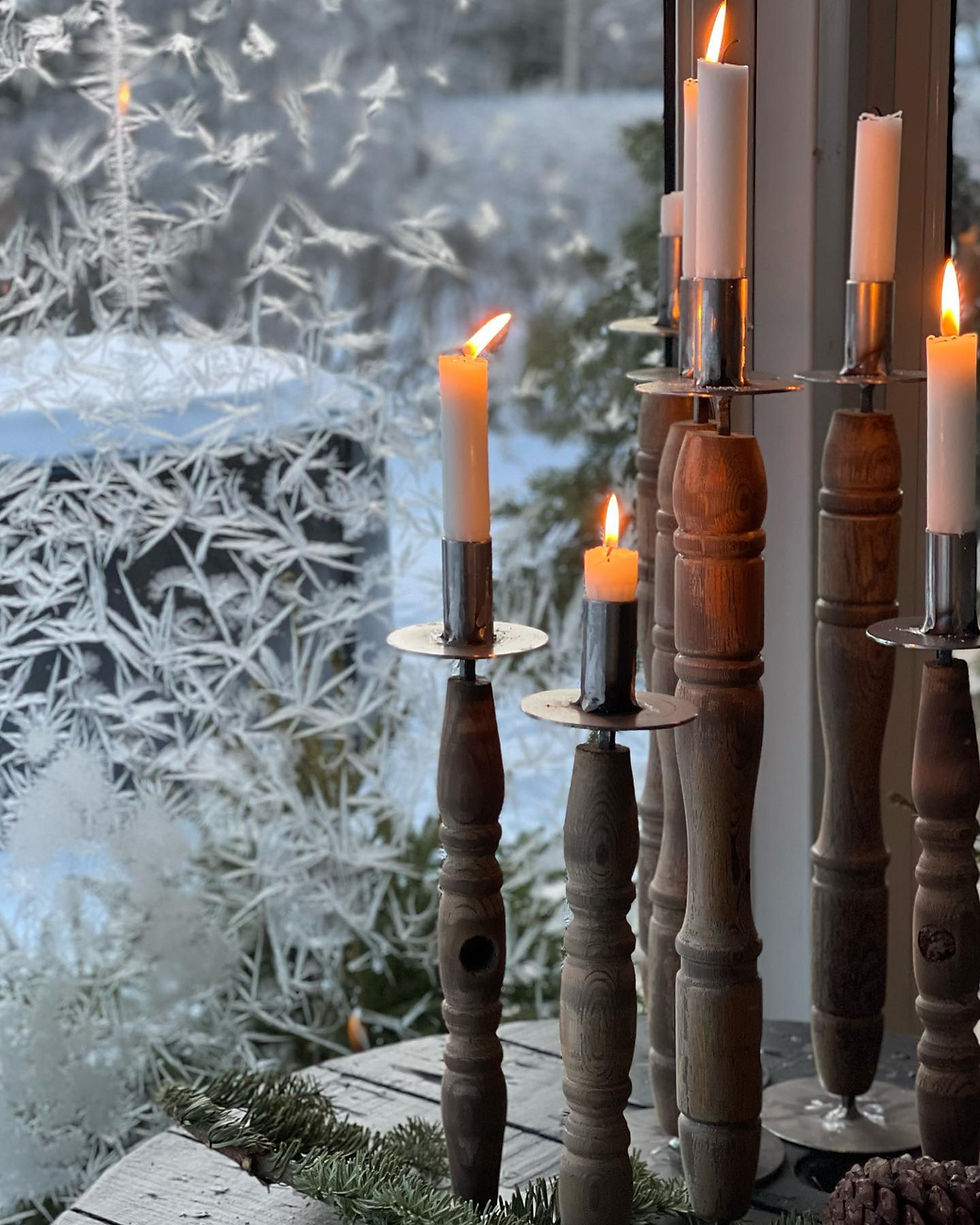 Miniatura: Ljusstake av gamla stolsben
