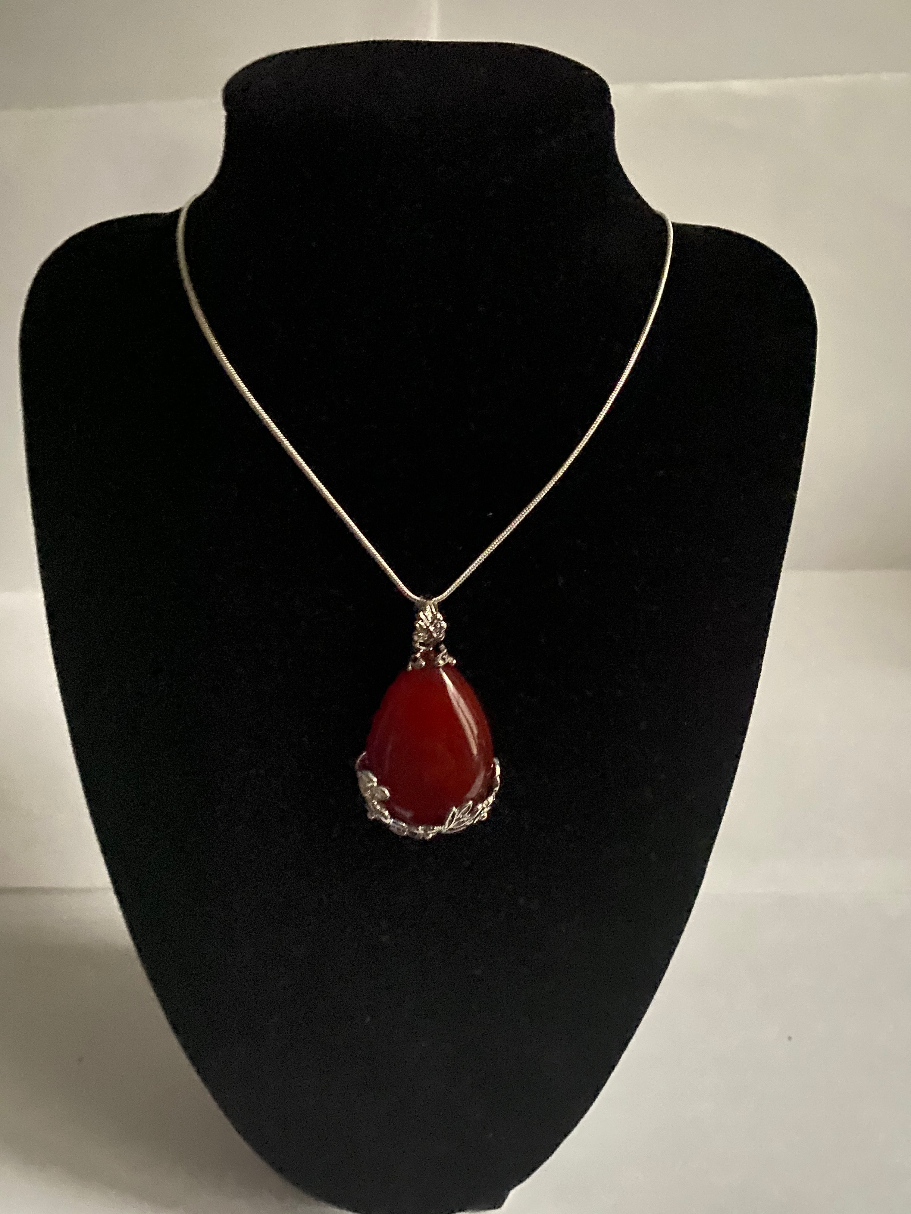 Collier Pendentif Jaspe Rouge