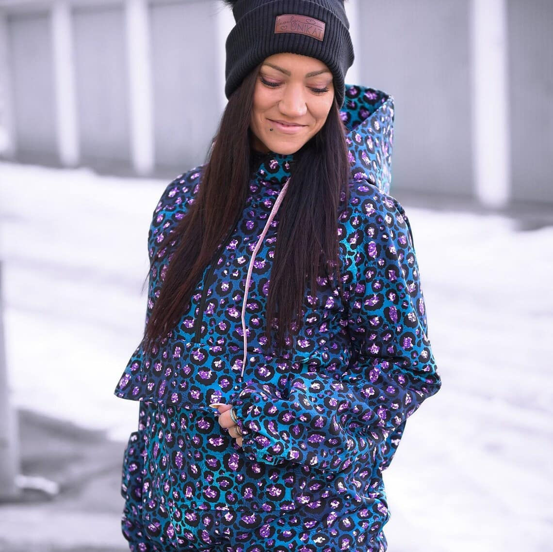 Eigenproduktion Sparkling Leo von Graustufen-Stoffe