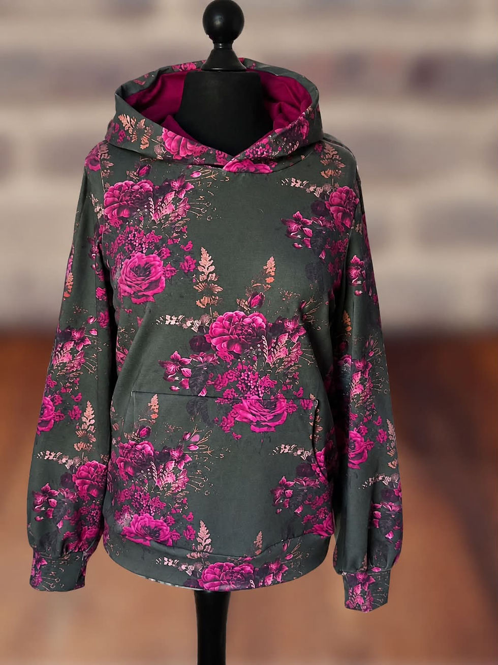 Miniaturbild: Stoff der Woche: Eigenproduktion  Marsala Flower von Graustufenstoffe