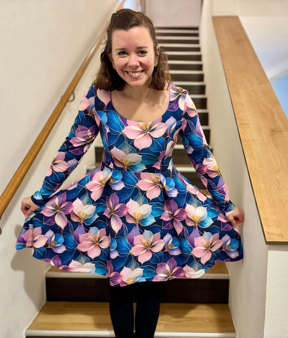 Miniaturbild: Schnittmuster Kleid Maresa von Graustufen-Stoffe