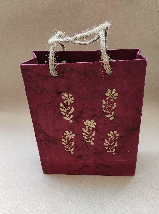 Thumbnail: Hand-Crafted Resin Box