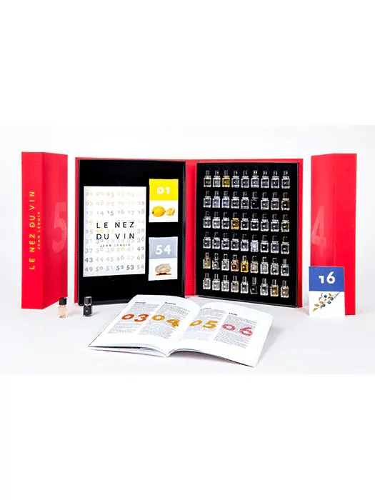 Open red kit Le Nez du Whisky aroma vials and guide book.