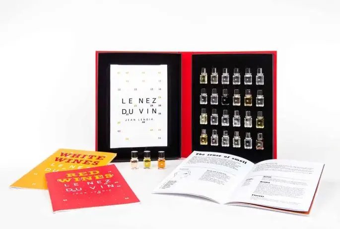 LE NEZ DU VIN wine aroma kit, WHITE WINES, RED WINES books.