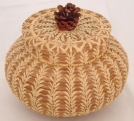 basket with lid 2.jpg