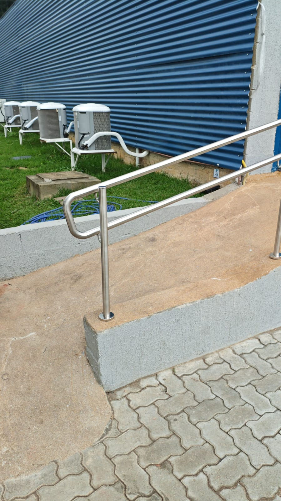 Corrimão duplo acessibilidade