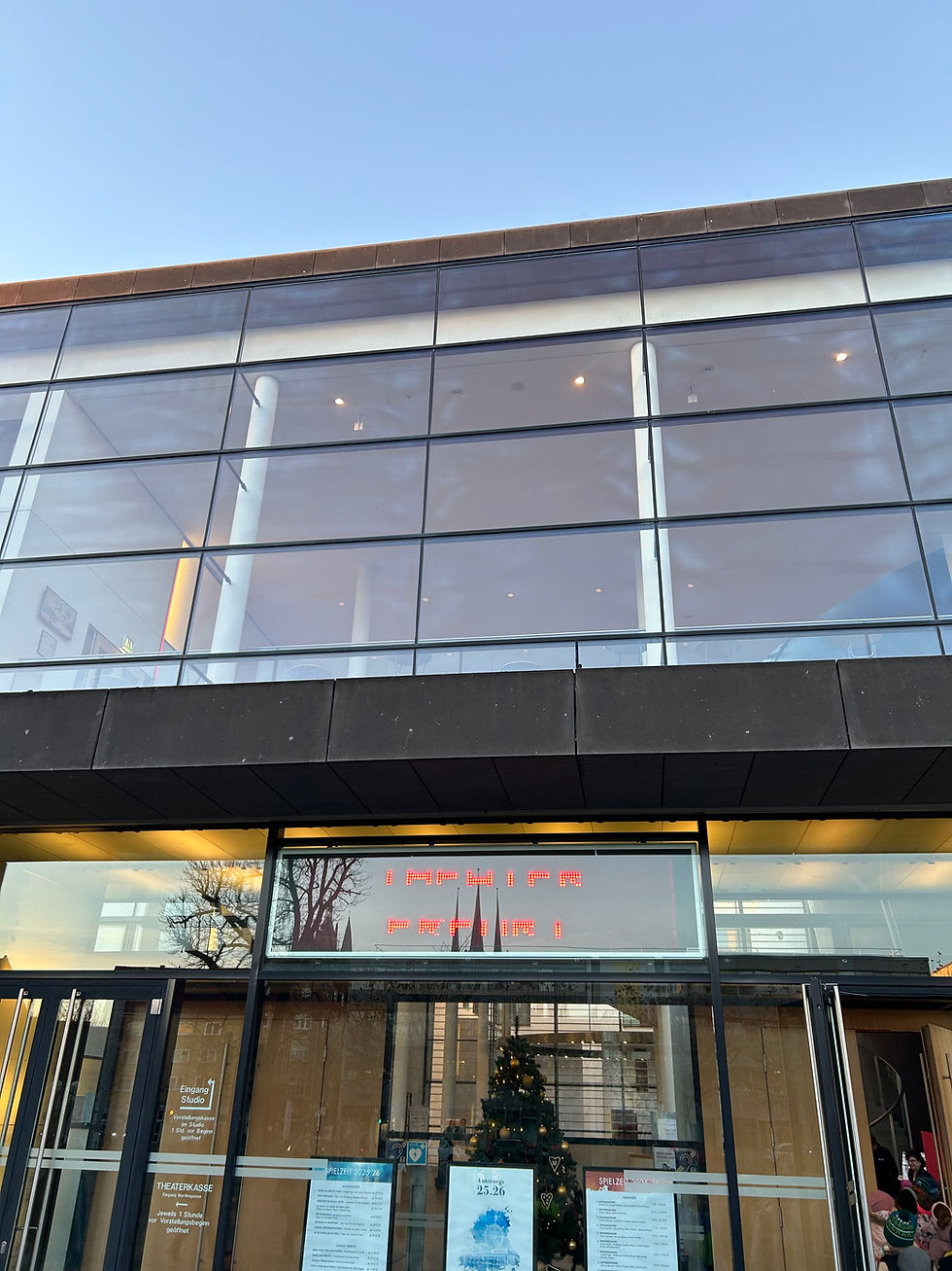 Ein besonderer Tag im Theater: „Urmel aus dem Eis“ begeistert unsere Schulgemeinschaft