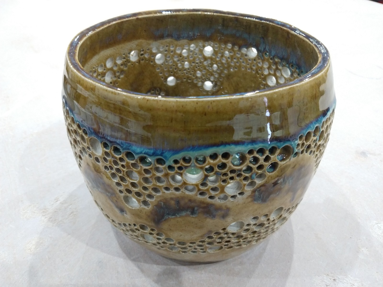 Pierced bowl with thin Sea Foam