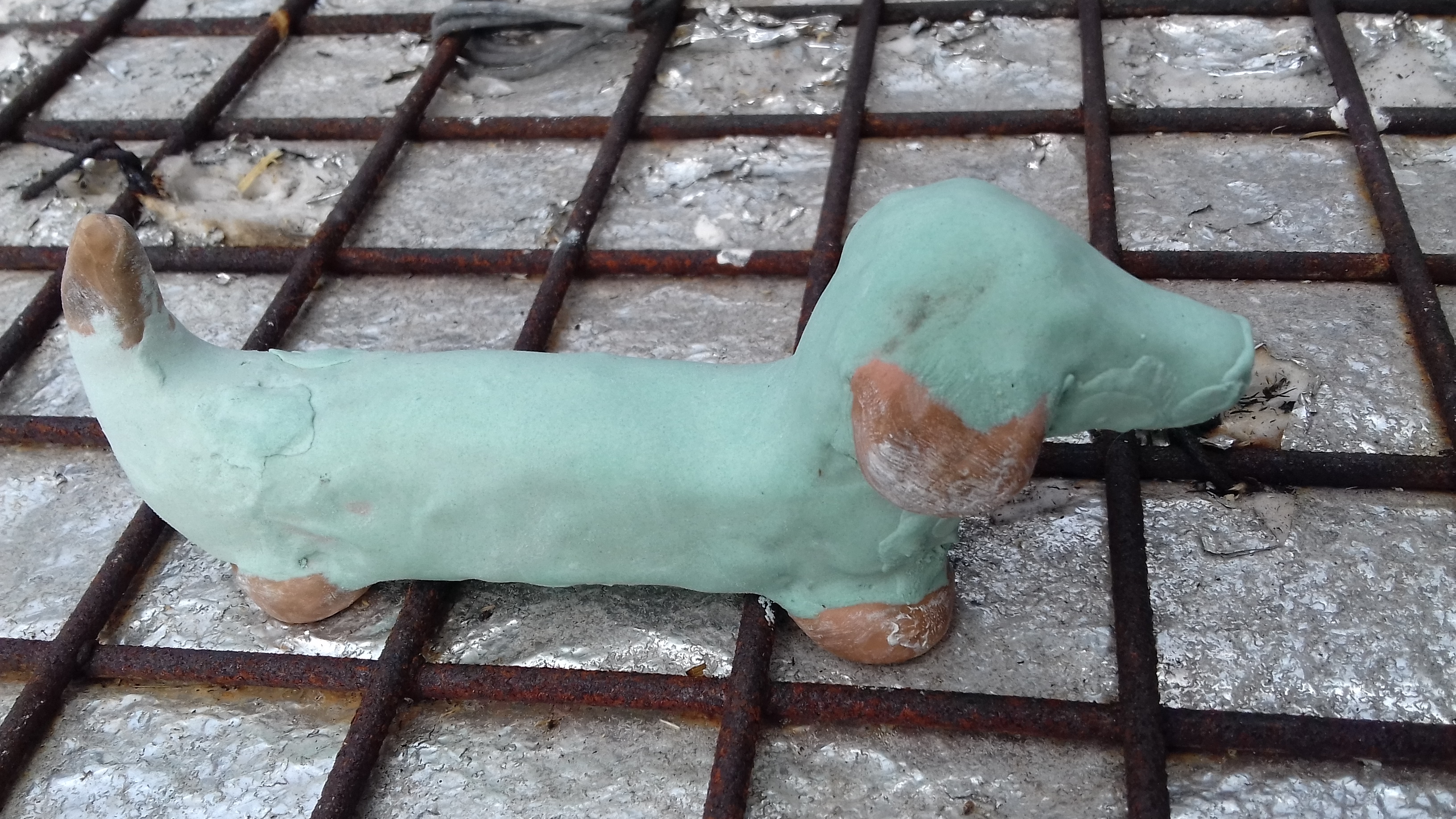 Raku-Datschund before fire