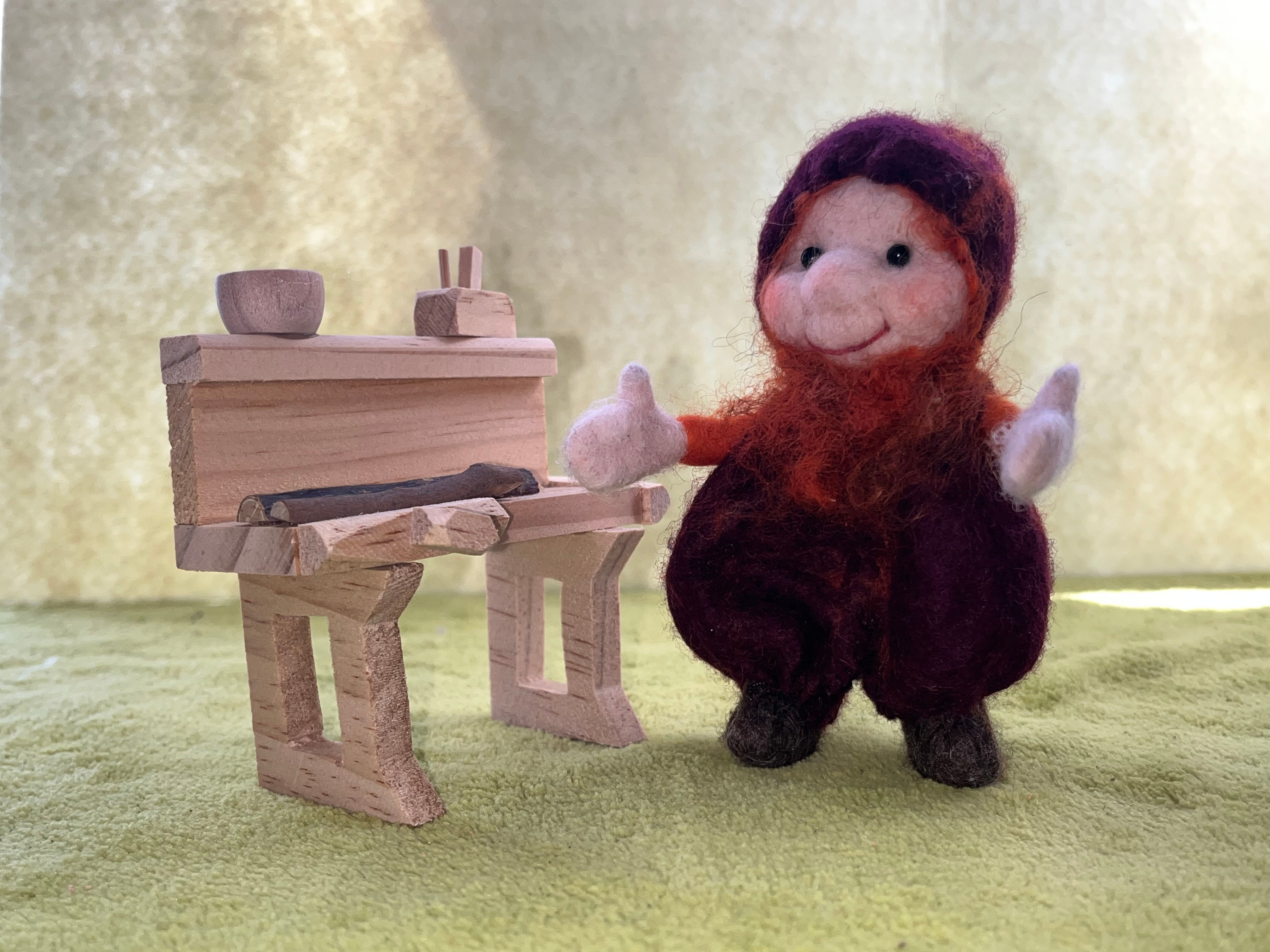 Wichtelmann mit orangem Bart