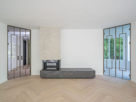 Sanierung einer Wohnung mit Glastüren