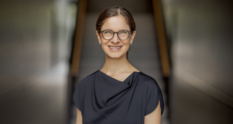 BUSINESS-PORTRAITS-MUENCHEN_Marion-Staron_00324FAVORIT_edited.png
