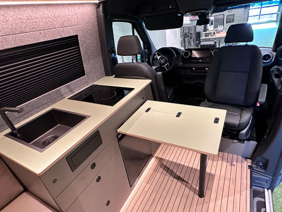 VKIVAN Mercedes Campervan grau Horizon Innenraum
