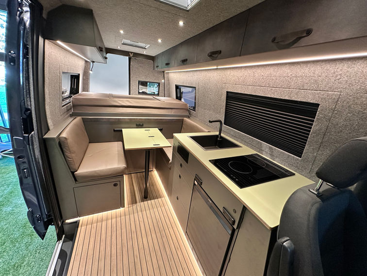 VKIVAN Mercedes Campervan grau Horizon Innenraum
