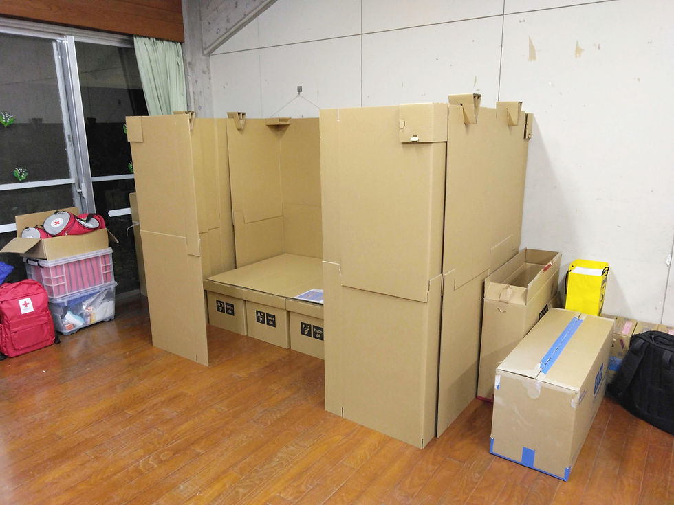 このように、2面だけで使用する場合(写真上)や、全面囲って使用することのできる(写真下)パーテーション「ハコデルーム カスタマイズ」。使用したいタイミングで簡単に変更できる
