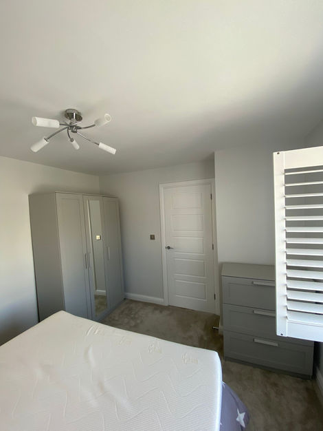 Bedroom Refresh – Modern & Minimal
Walls painted in a soft light grey, creating a bright and airy atmosphere. The look is completed with fresh white ceilings, clean trim, and coordinated grey furniture for a calm, modern feel.