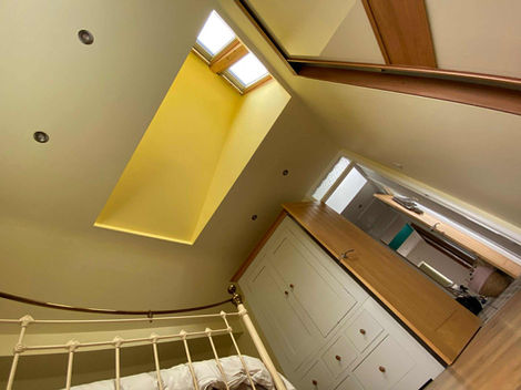 A pop of sunshine
This bold yellow ceiling transforms natural light into a warm, uplifting feature, giving the room both character and energy.