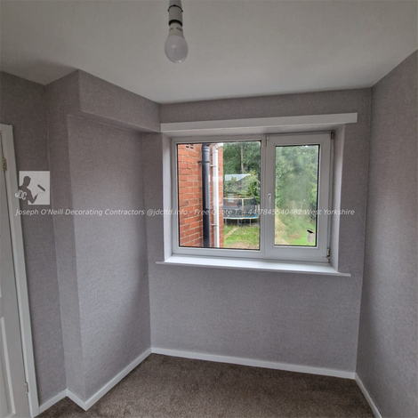 Fresh Bedroom Makeover by @jdcltd.info
This modern bedroom features elegant wallpaper and a perfectly executed design that brings warmth and tranquility to the space. With its clean lines and neutral tones, this room is the perfect balance of comfort and style!